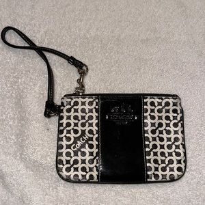 Coach leather wristlet black/white
